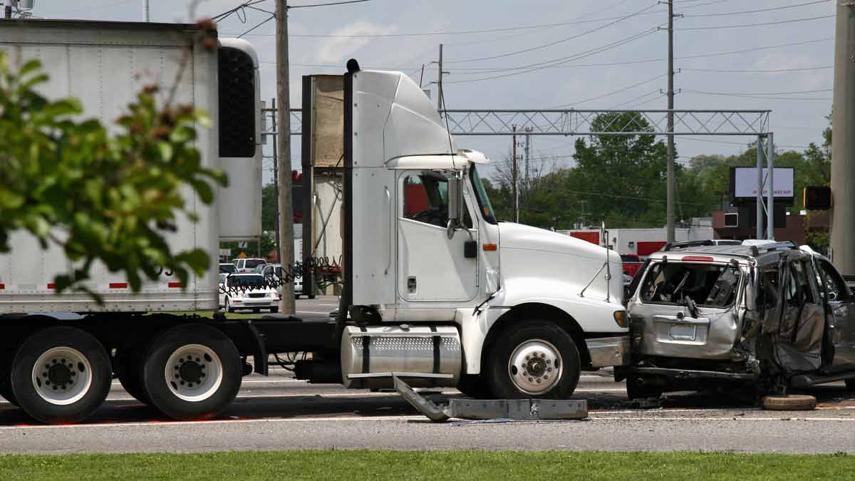 Semi truck rear-end lawsuits arise from inattentive crashes