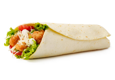 Chicken wrap with chicken and fresh vegetables, illustrating the type of ready-to-eat food linked to the 2026 E. coli outbreak.